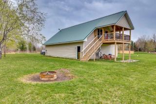 Cozy Solar-Powered Loft Walk to Lake Champlain! - - 9