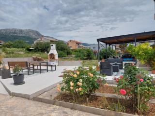 Spacious apartment close to the sea in Split area - 5