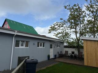 A. Bernhard Guest House - Keflavík - 4
