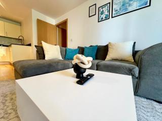Cosy 2 Bed 2 Bath Apartment with Free Parking Smart TV Netflix and WIFI in Dartford 10 min to Bluewater - Dartford - 5