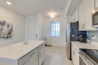 Balcony + Golf Course View: Venice Condo w/ Perks! - 4