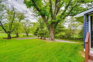 Hike, Sip & Explore: Charming Waterford Cottage! - 8