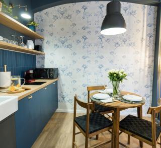 Victorian Blue Studio - Stylish Old Town Stay - Braşov - 7
