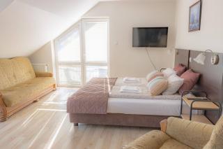Karla, apartamenty i pokoje w Dębkach - Dębki - 0