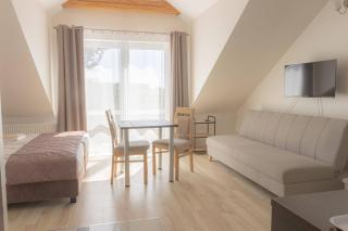 Karla, apartamenty i pokoje w Dębkach - Dębki - 0