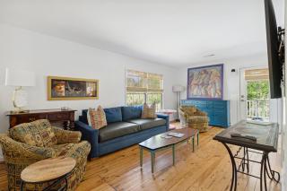 Pet Friendly Folly Vacation Three Bedroom Cottage 317 East - Folly Beach - 3