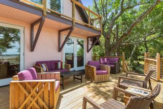 Folly Vacation Vintage Cottage with Private Dock Pet Friendly - Folly Beach - 9