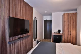Finsbury Rose - 9