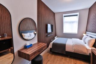 Finsbury Rose - 3