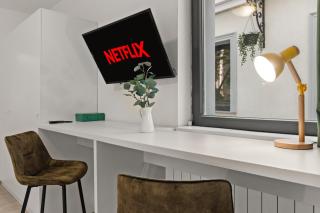 Continetal Studio with two Bed - Bucarest - 4