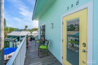 NEW! Stay ON Flagler Avenue! Charming Condo with Kitchen, Parking and Courtyard! - New Smyrna Beach - 4