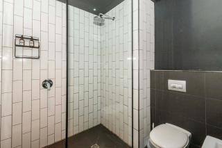 Contemporary Style in Woodstock - 5