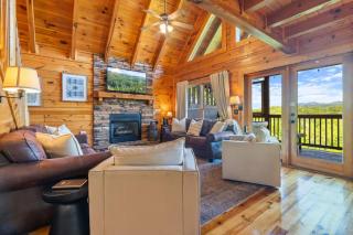 Mountain Memories - Cozy Cabin with Pool Table, Arcade, Movie Theatre - Pigeon Forge - 4