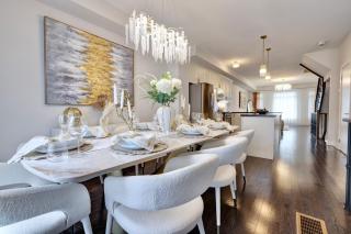 Heart of Port Credit, Lakefront, Dining & Shopping - Mississauga - 0