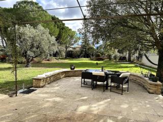 4 bedroom villa, private pool and garden - 7