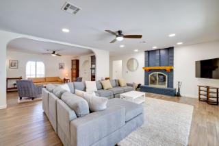 Covered Patio and Pool Luxe Home in Las Vegas - Las Vegas - 6