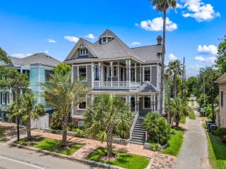 Historic Home | Survivor of 1900 storm - 9