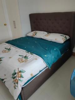 Bi-level newly renovated condo - Manila - 1