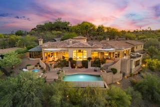 Luxury Desert Estate Pool Theater and Minutes from Old Town - Phoenix - 0