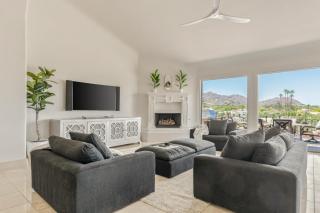 Luxury Desert Estate Pool Theater and Minutes from Old Town - Phoenix - 3