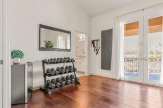 Luxury Desert Estate Pool Theater and Minutes from Old Town - Phoenix - 2