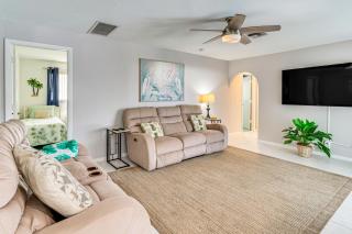 Walk to Park and Marina Waterfront Cape Coral Home! - Cape Coral - 8