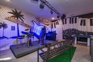 Storey Lake 8 Bed Lake Front Pool Spa - 1684Str - 9