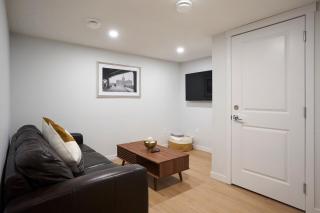 Rosenthal Snug Suite - Full Kitchen - Cozy BR - WEM - Sleeps 4 - basementSuite - Edmonton - 0