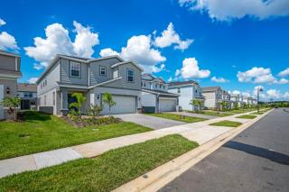 Brand New - 7 Bedrooms With Stairs Lift Chair - Orlando - 0
