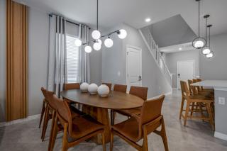 Elegant 7Beds- 5,5 Baths- Sleeps 14 - Windsor Cay - 2