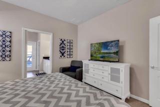 Relax In This Spacious Luxury Vacation Home-3738Ww - 1