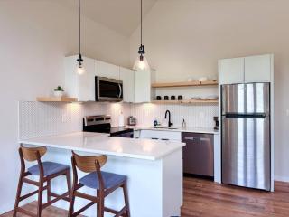 Three Suns Full Rental | 8 Cabins | Views | River - Stanton - 9
