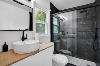 GoodLiving: Modern & Homey - WFH Ready - 2