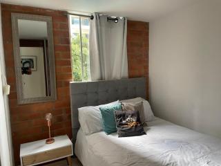 Very cozy 2 br 2 bath with balcony in El Poblado - Medellín - 8