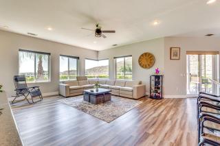 Family Hideaway with Hillside Views in Temecula! - Temecula - 7