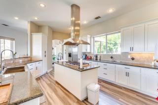 Family Hideaway with Hillside Views in Temecula! - Temecula - 5