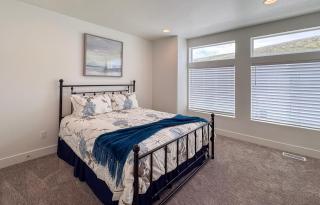 New Listing Blue Lake Haven - 6