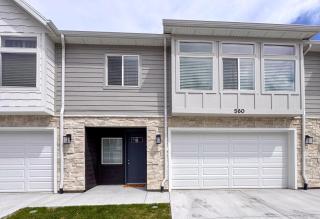 New Listing Blue Lake Haven - Garden City - 4