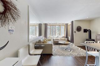 Cozy Coyote Fork Condo - Truckee - 5