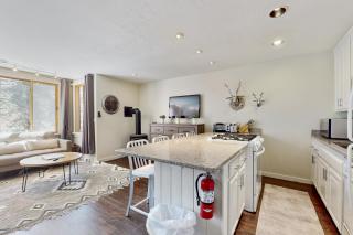 Cozy Coyote Fork Condo - Truckee - 2