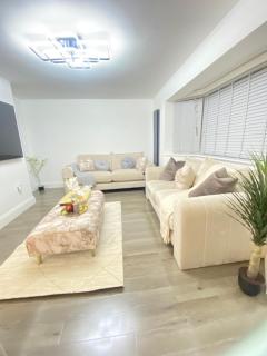 Cosy Deluxe Home in Chatham - 1