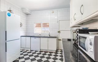 Cozy Home In Puente Genil - Puente-Genil - 6