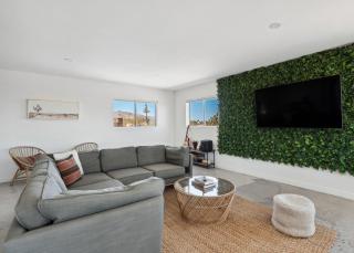 Dagger Tree Oasis l Integratron 5Bed and Cowboy Pool - 8