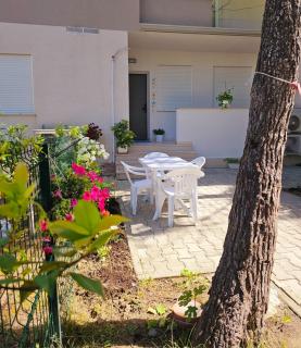 Oasis Apartment - Golem - 8