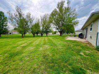 Relax Enjoy Mid-Missouri with Fenced in Back Yard - Boonville - 4