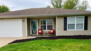 Relax Enjoy Mid-Missouri with Fenced in Back Yard - Boonville - 2