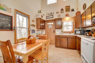 Twin Lakes Home - Walk to Lake Elizabeth! - Twin Lakes - 1