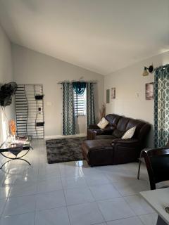 Cozy 2 bedroom - Old Harbour - 2