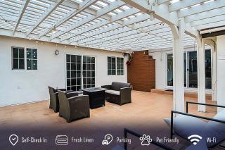 6BR 3BA Home near Disneyland - 6