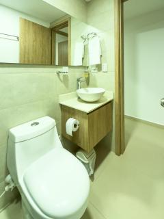 Cómodo estudio con AC en frente de una cancha - 3